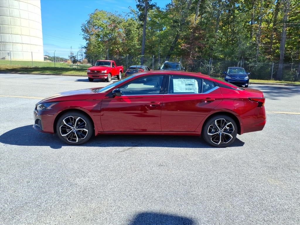 2025 Nissan Altima SR