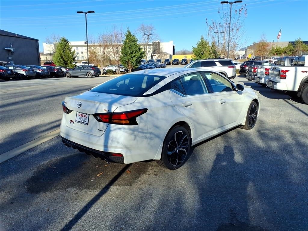 2025 Nissan Altima SR