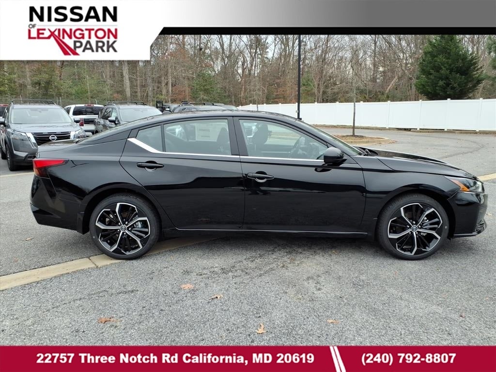 2025 Nissan Altima SR