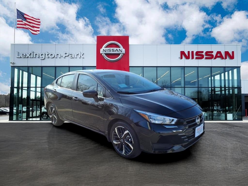 2025 Nissan Versa SR