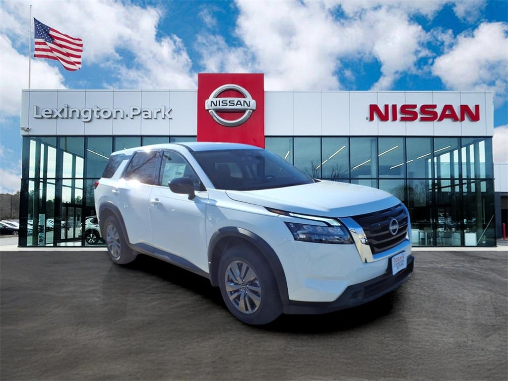 2025 Nissan Pathfinder S