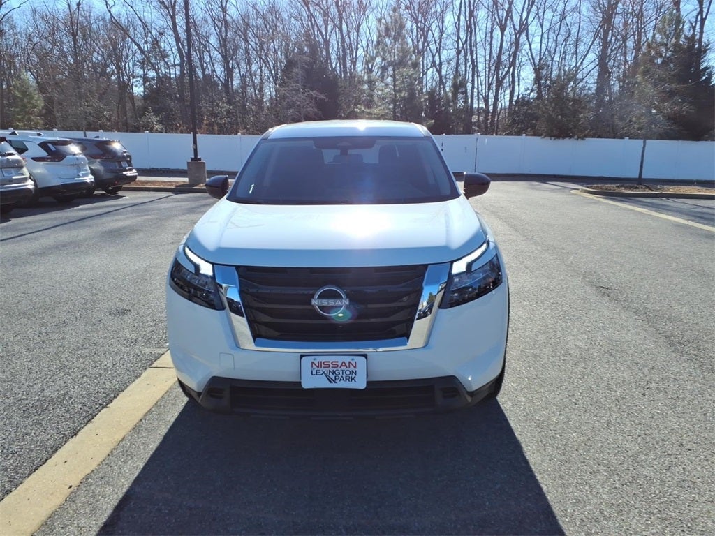 2025 Nissan Pathfinder S