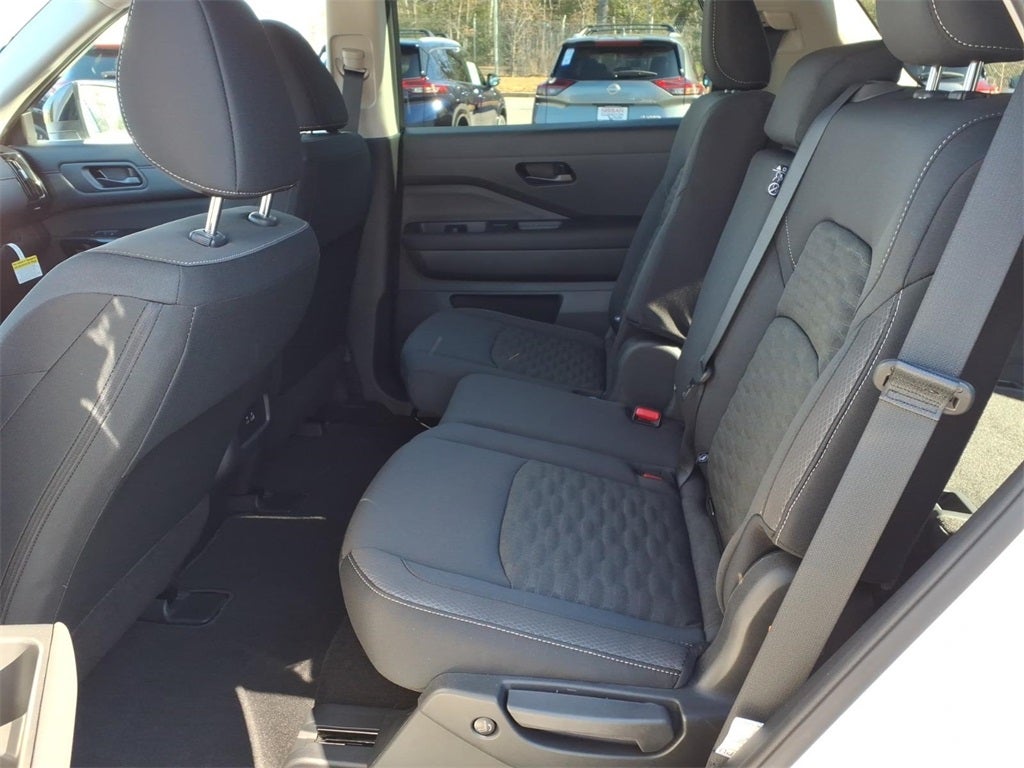 2025 Nissan Pathfinder S