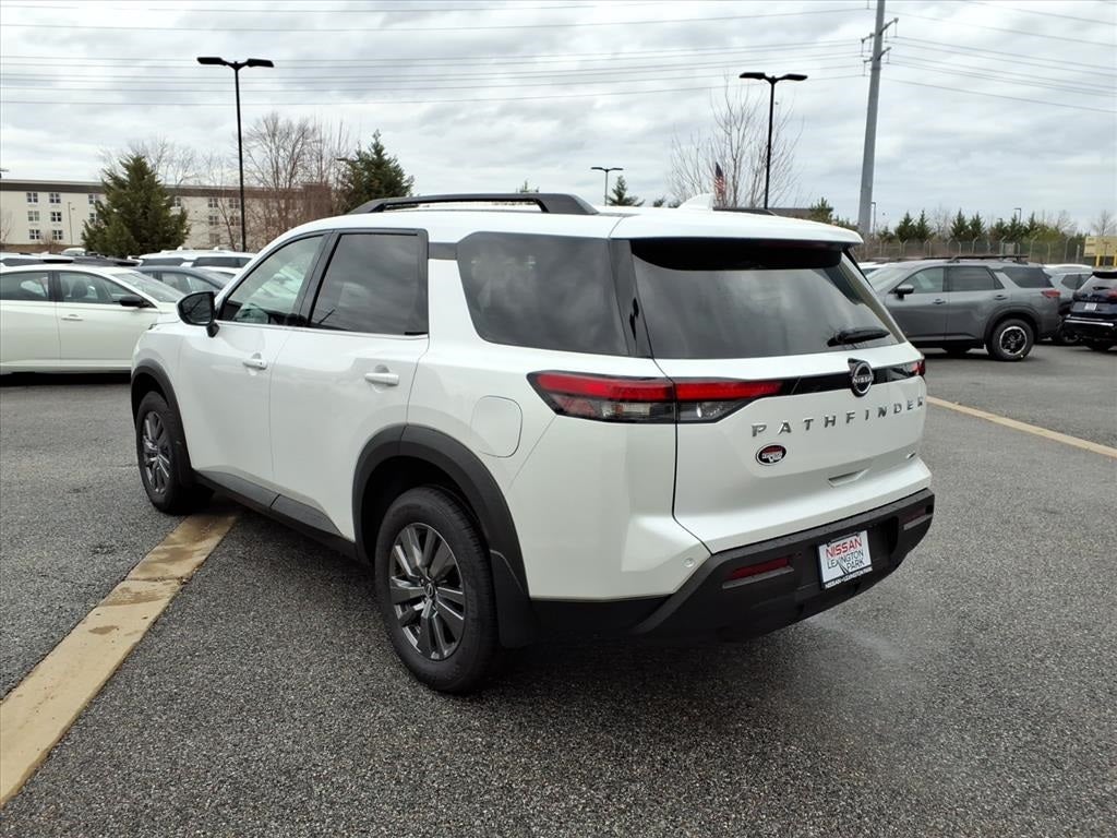 2025 Nissan Pathfinder SV