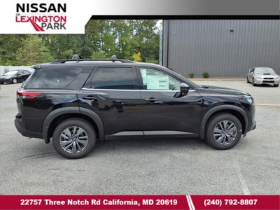 2025 Nissan Pathfinder SV