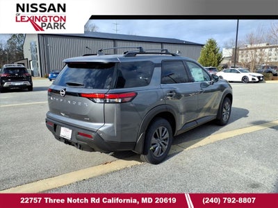 2025 Nissan Pathfinder SV