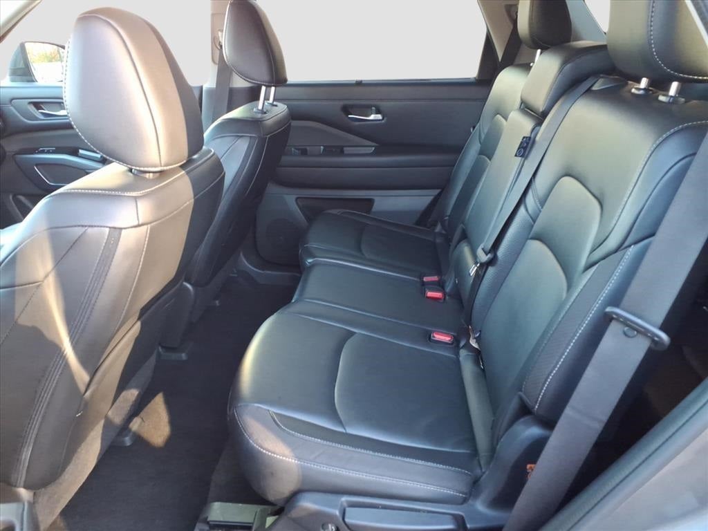 2023 Nissan Pathfinder SL ONE OWNER!!