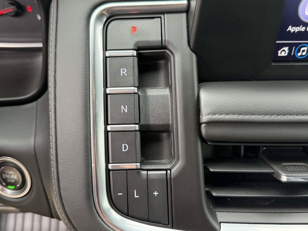 2022 Chevrolet Suburban 4dr 4x4