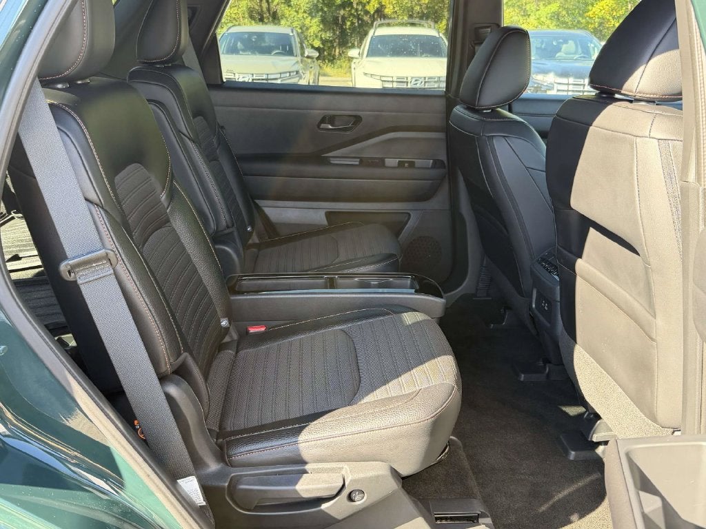 2025 Nissan Pathfinder Rock Creek