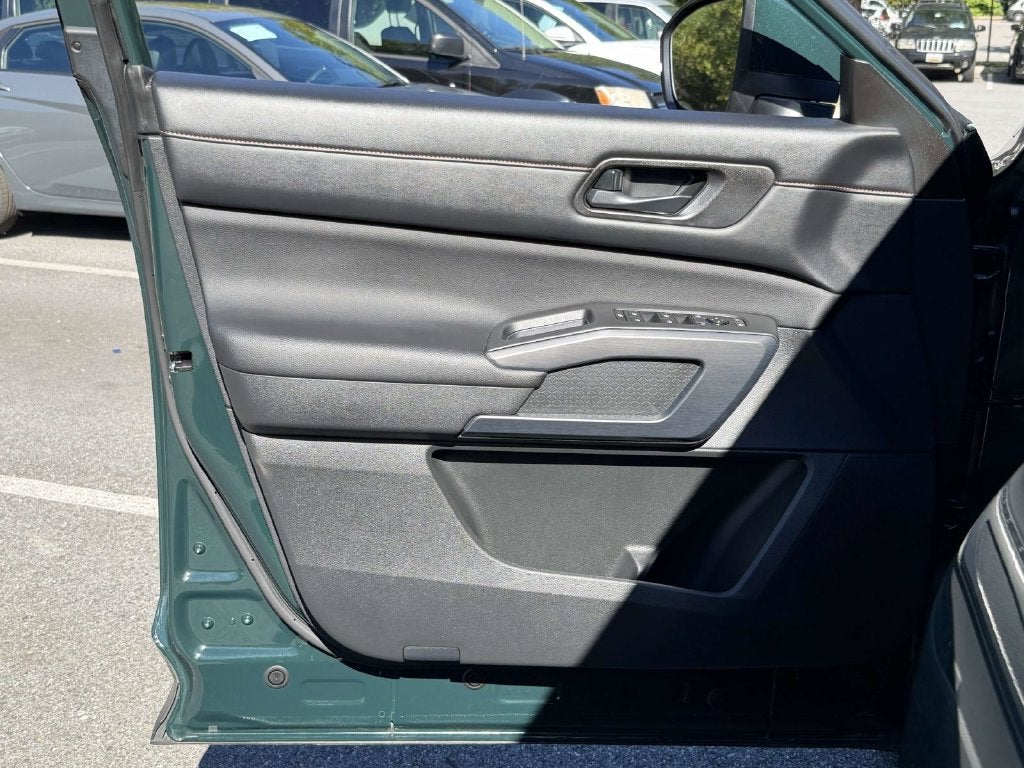 2025 Nissan Pathfinder Rock Creek