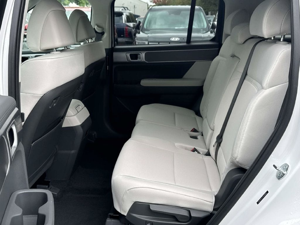 2027 Hyundai Santa Fe SE