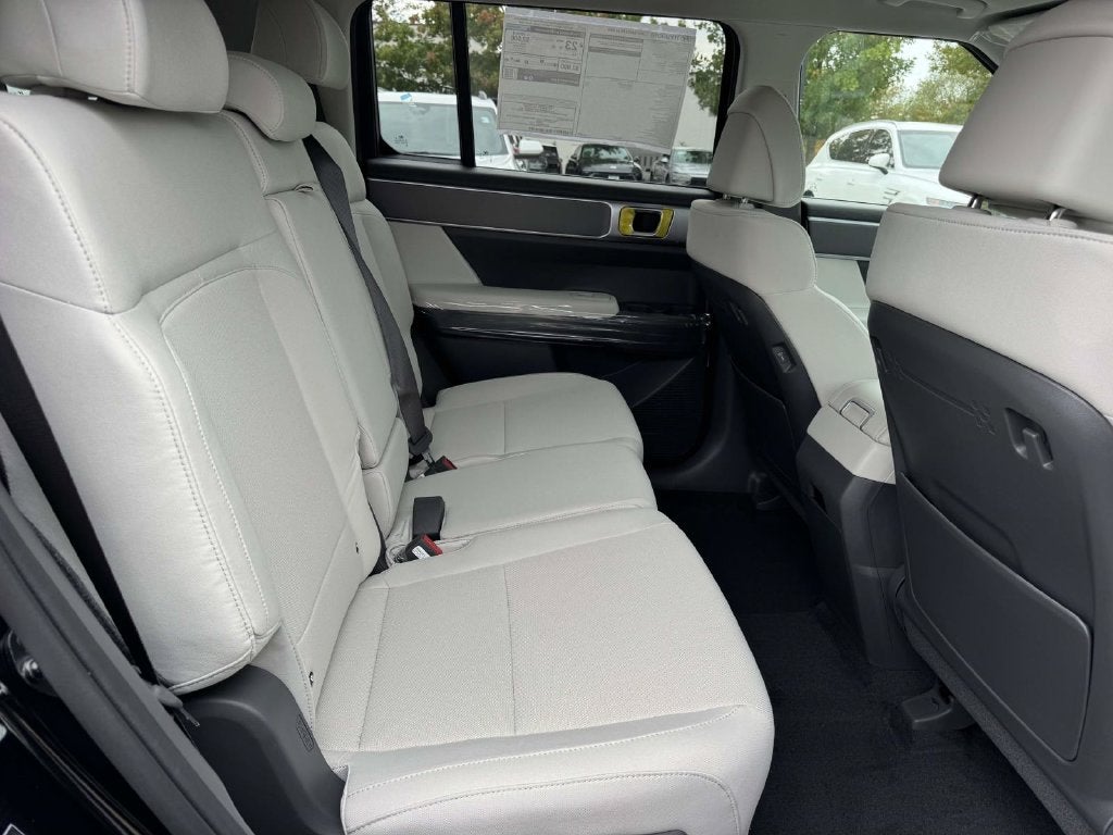 2027 Hyundai Santa Fe SE