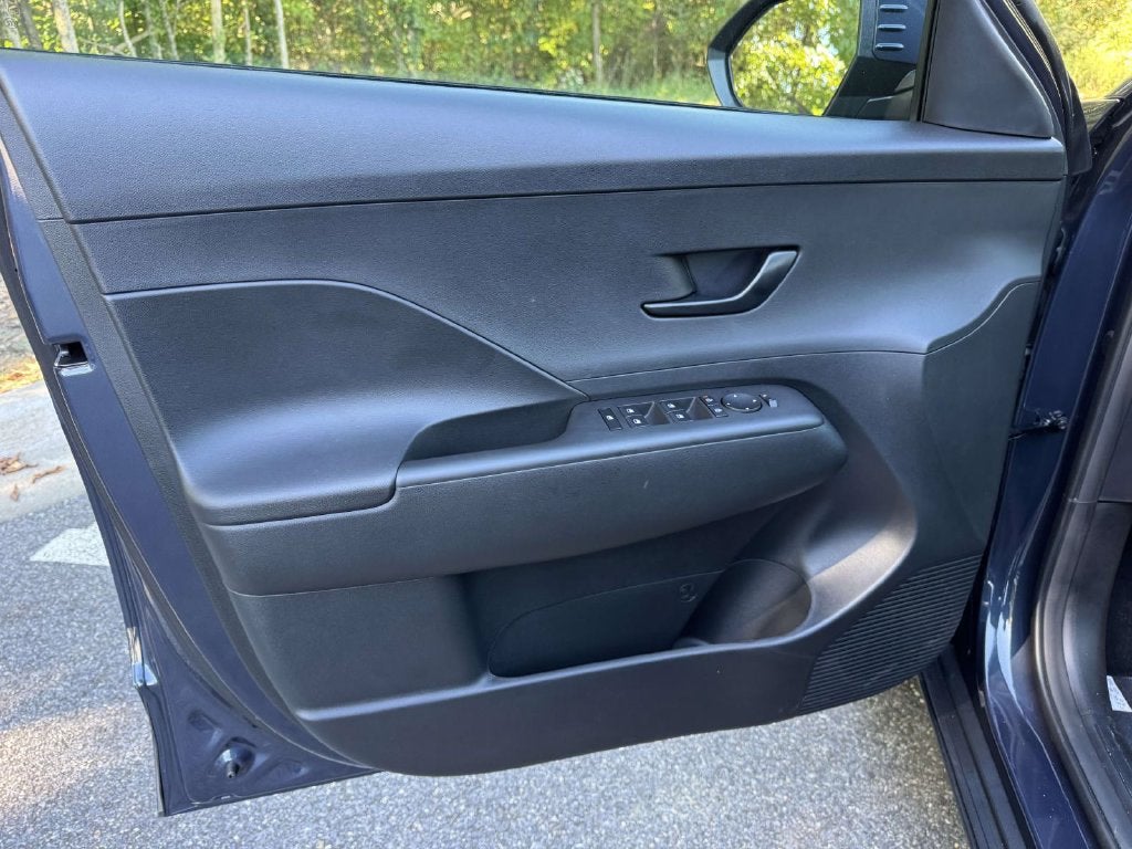 2027 Hyundai Kona SE