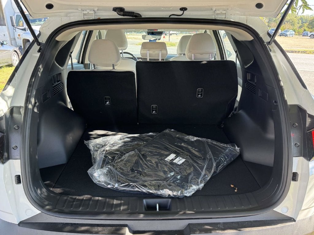 2026 Hyundai Tucson Hybrid Blue SE