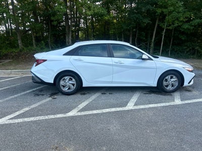 2026 Hyundai Elantra SE