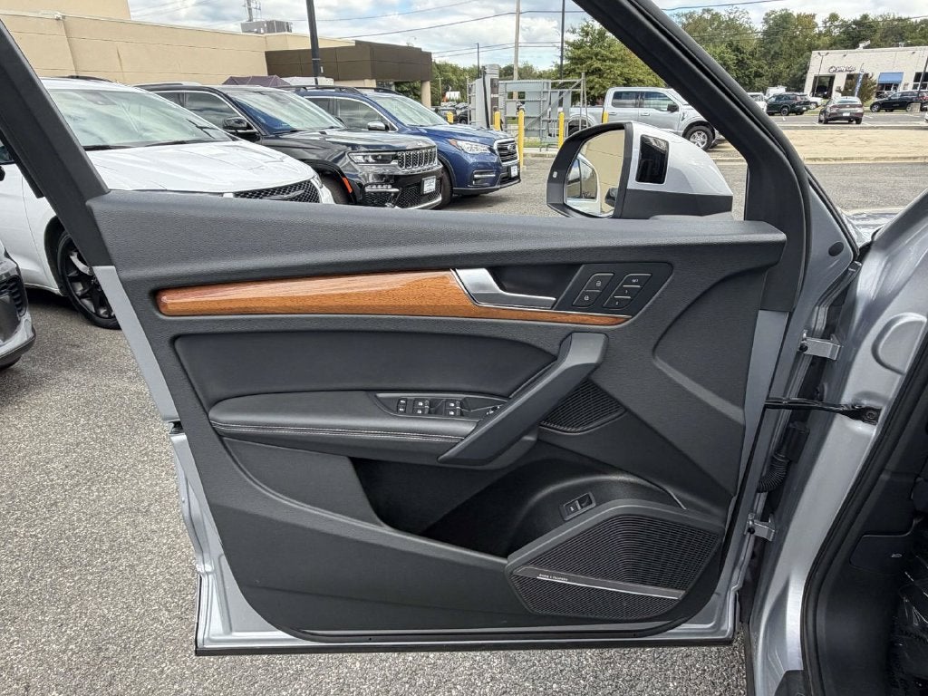 2023 Audi Q5 45 S line Premium quattro
