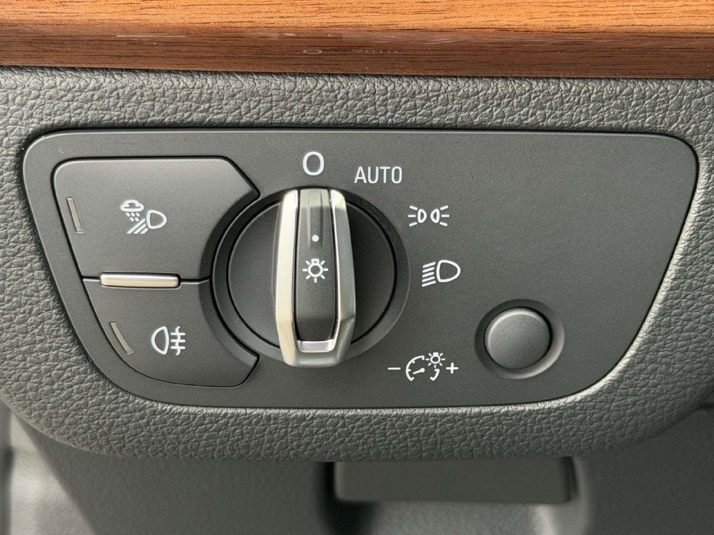 2023 Audi Q5 45 S line Premium quattro