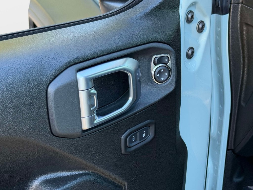 2027 Jeep Wrangler WRANGLER 4-DOOR SPORT S