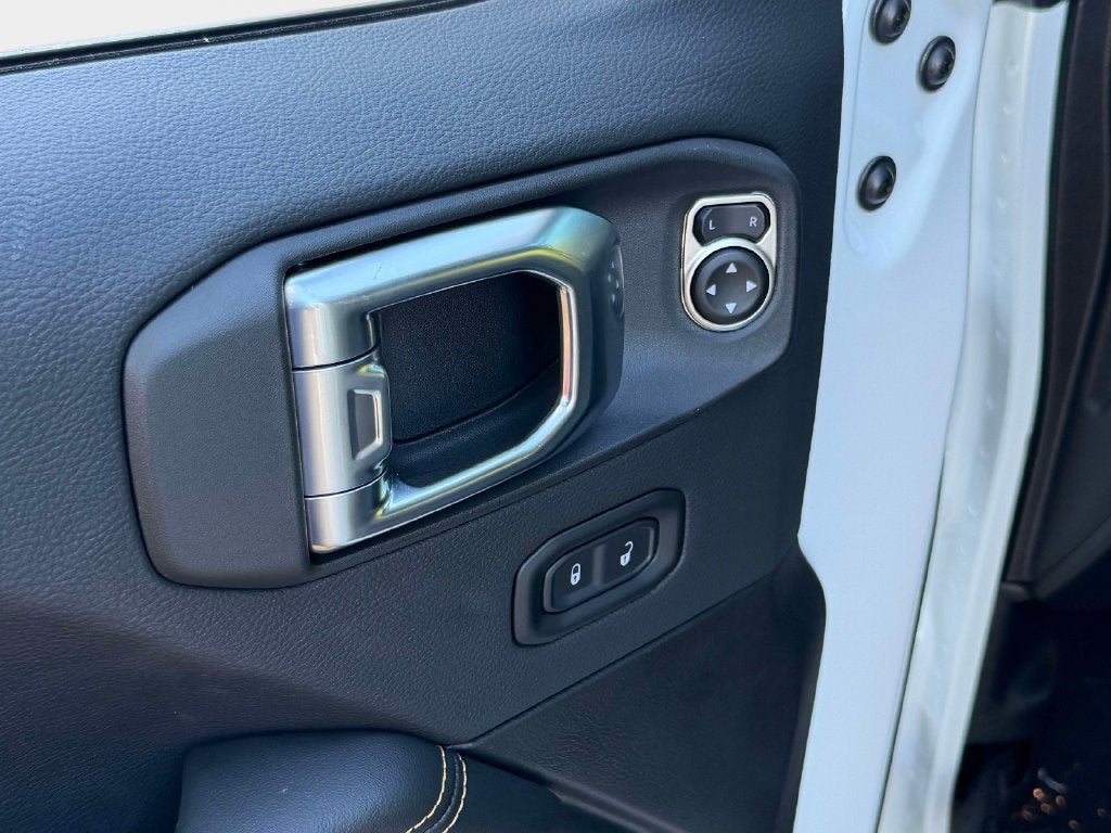2027 Jeep Wrangler WRANGLER 4-DOOR SAHARA