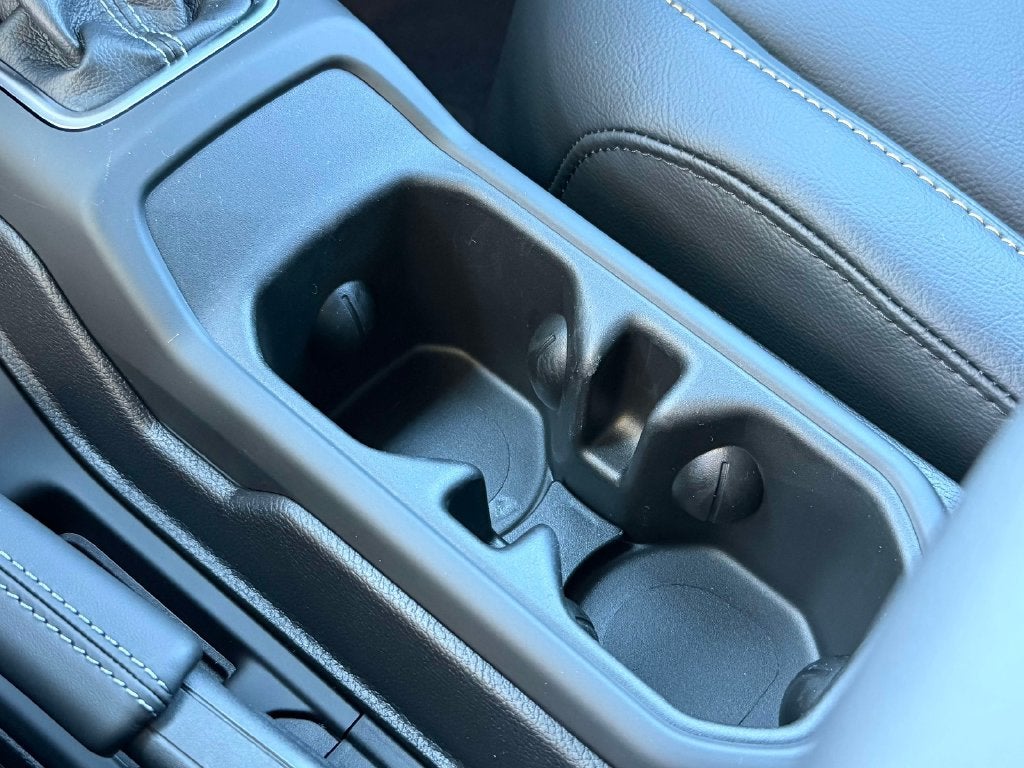 2027 Jeep Wrangler WRANGLER 4-DOOR SAHARA