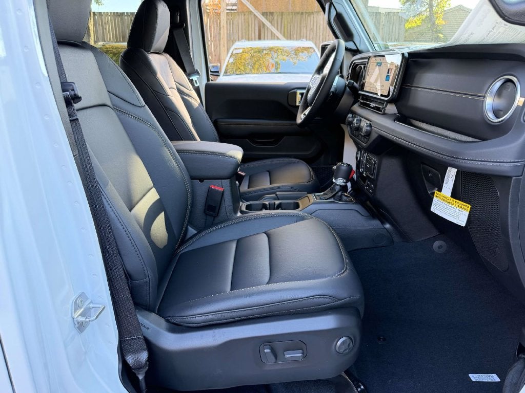 2027 Jeep Wrangler WRANGLER 4-DOOR SAHARA