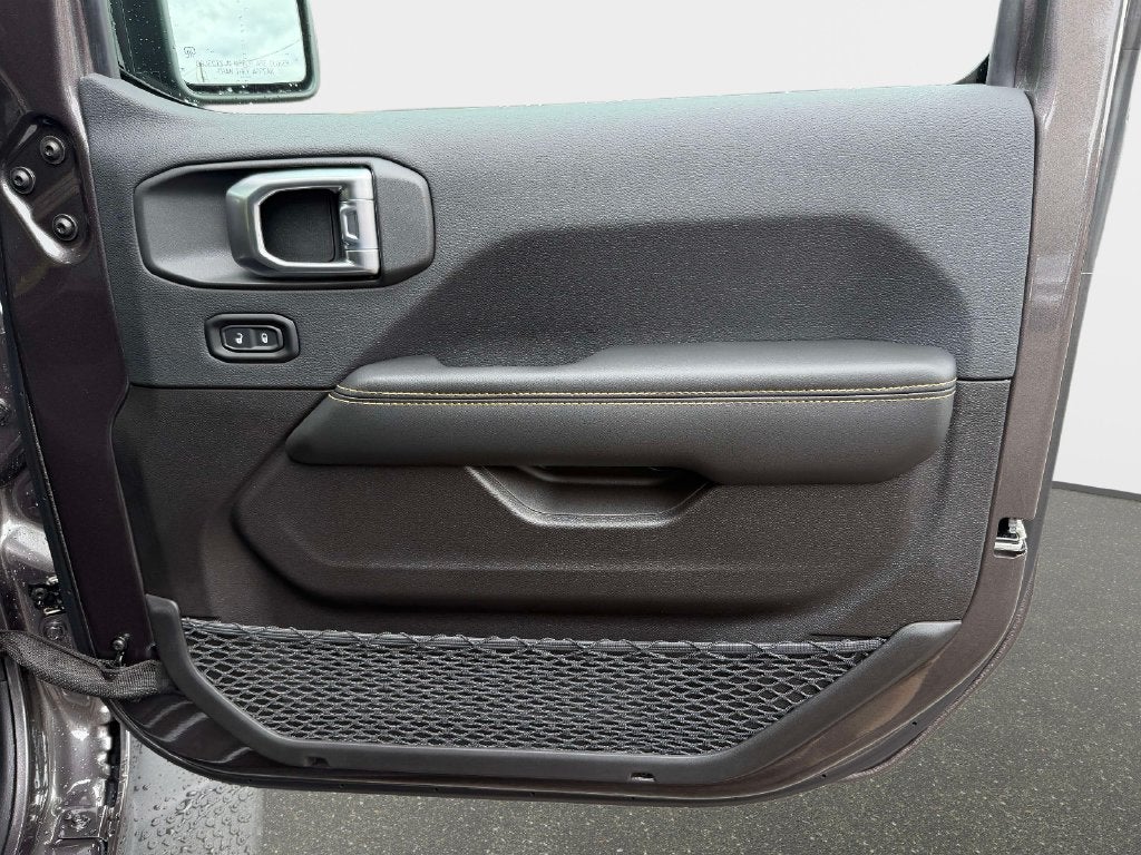 2027 Jeep Wrangler WRANGLER 4-DOOR SAHARA