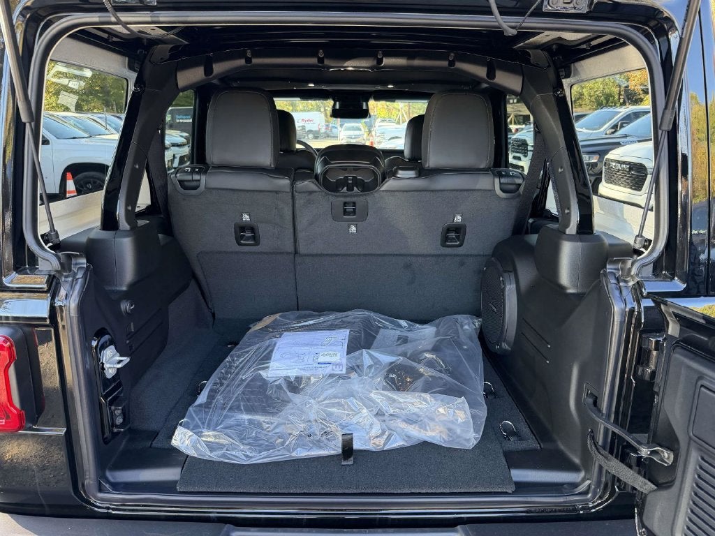 2027 Jeep Wrangler WRANGLER 4-DOOR RUBICON