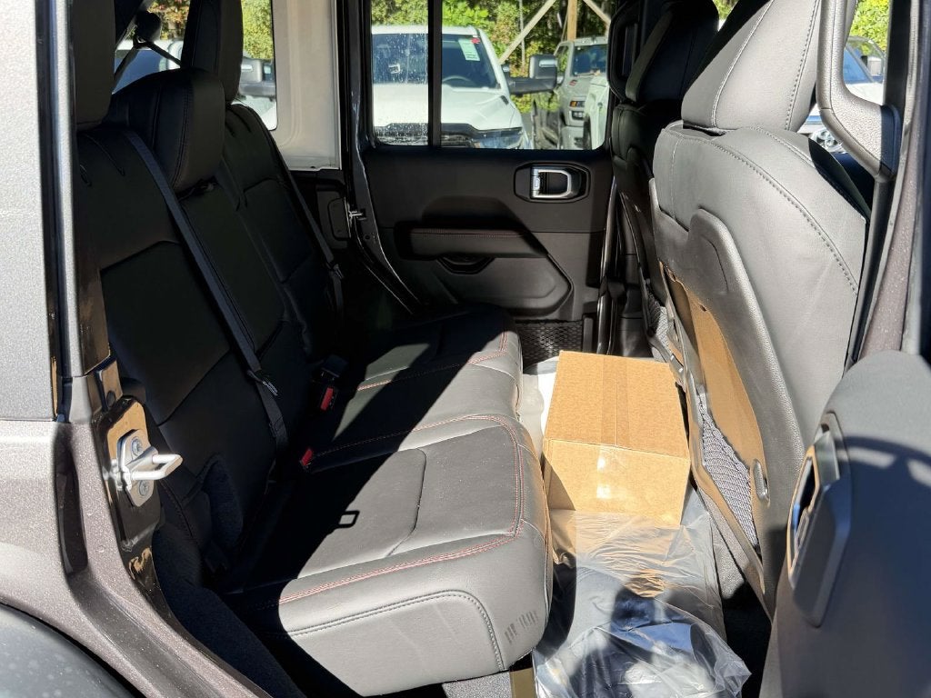2027 Jeep Wrangler WRANGLER 4-DOOR RUBICON