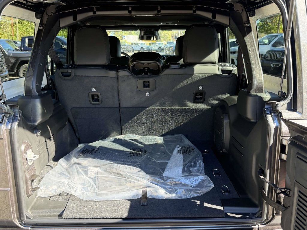 2027 Jeep Wrangler WRANGLER 4-DOOR RUBICON