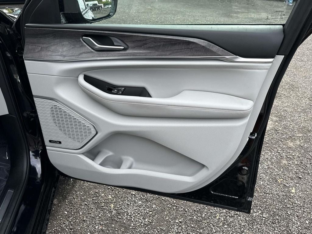 2023 Jeep Grand Cherokee Overland