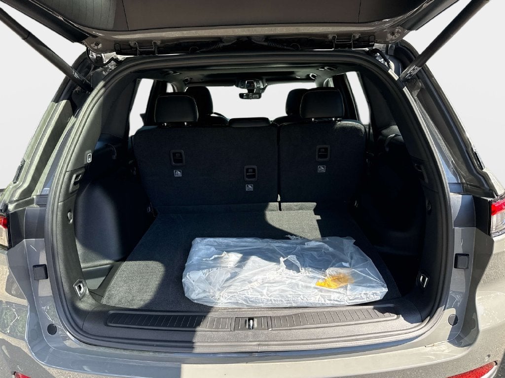 2027 Jeep Grand Cherokee GRAND CHEROKEE LAREDO ALTITUDE 4X4