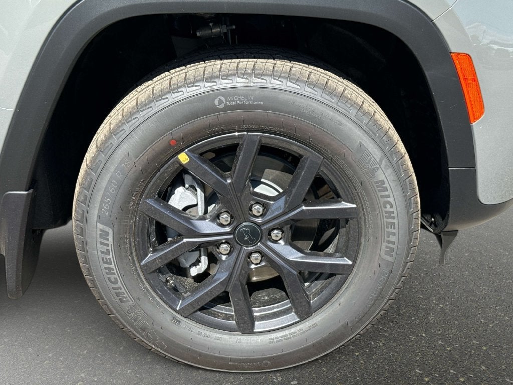 2027 Jeep Grand Cherokee GRAND CHEROKEE LAREDO ALTITUDE 4X4