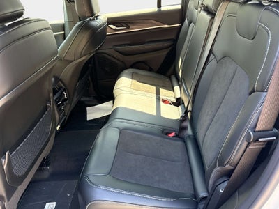 2027 Jeep Grand Cherokee GRAND CHEROKEE LAREDO ALTITUDE 4X4
