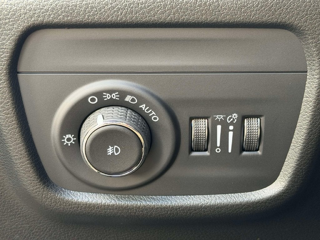2027 Jeep Grand Cherokee GRAND CHEROKEE LIMITED 4X4