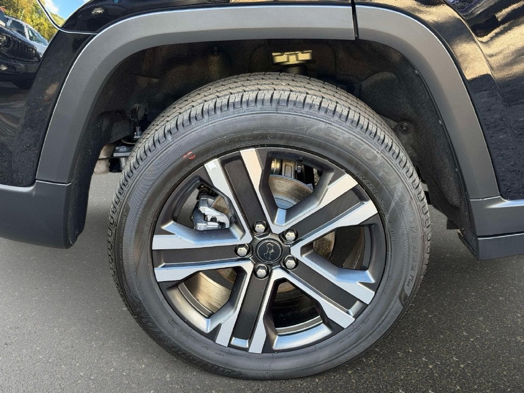 2027 Jeep Grand Cherokee GRAND CHEROKEE LIMITED 4X4