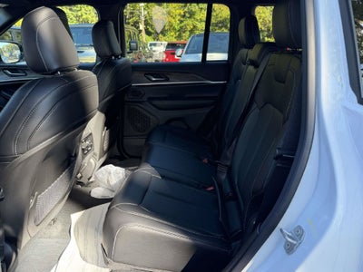 2027 Jeep Grand Cherokee GRAND CHEROKEE LIMITED 4X4