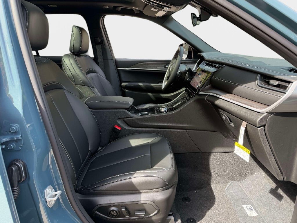2027 Jeep Grand Cherokee GRAND CHEROKEE LIMITED 4X4