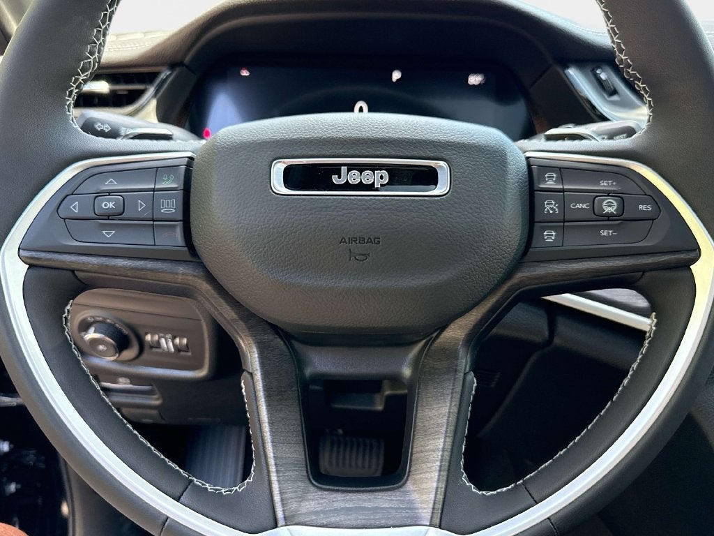 2027 Jeep Grand Cherokee GRAND CHEROKEE LIMITED 4X4