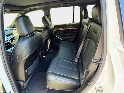 2027 Jeep Grand Cherokee GRAND CHEROKEE LIMITED RESERVE 4X4