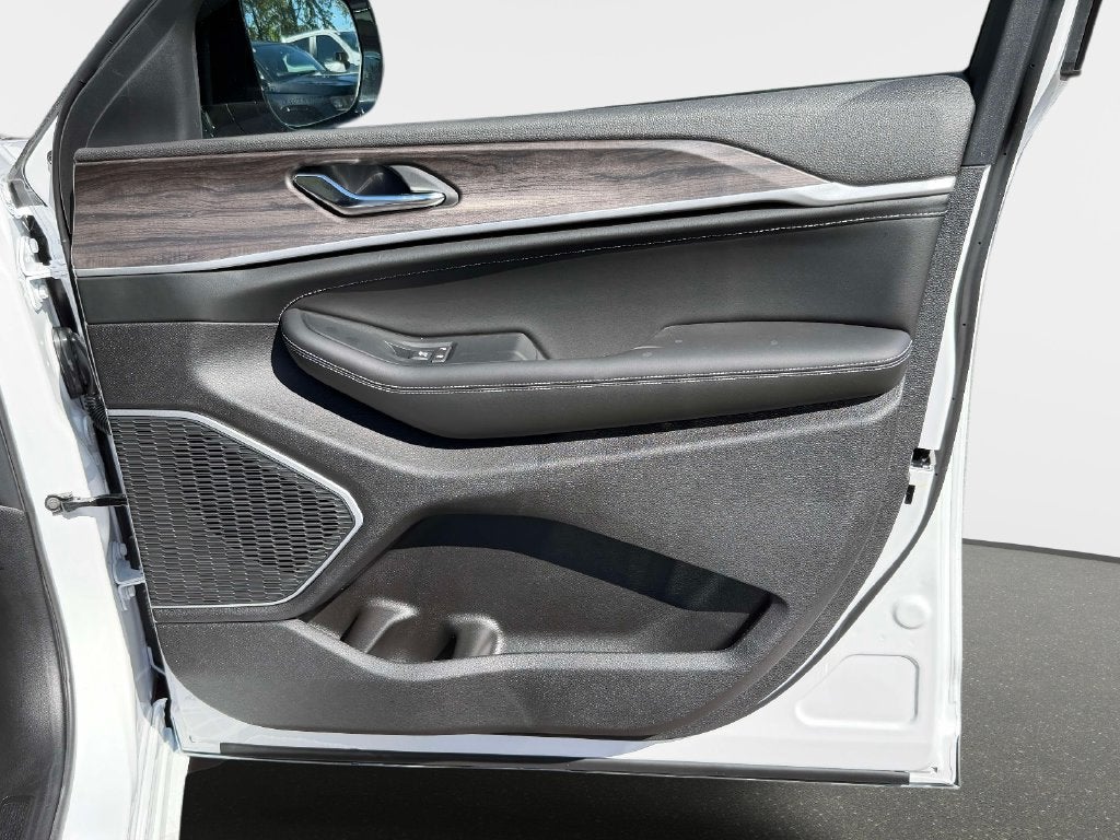 2027 Jeep Grand Cherokee GRAND CHEROKEE LIMITED RESERVE 4X4
