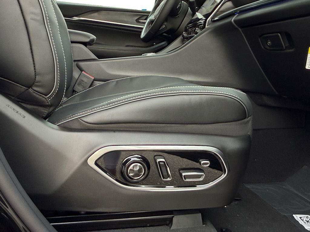 2025 Jeep Grand Cherokee GRAND CHEROKEE OVERLAND 4X4