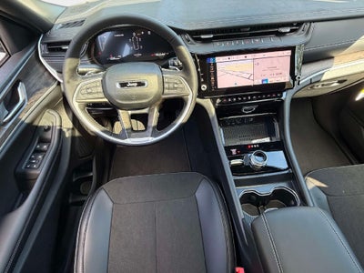 2027 Jeep Grand Cherokee GRAND CHEROKEE L LAREDO ALTITUDE 4X4