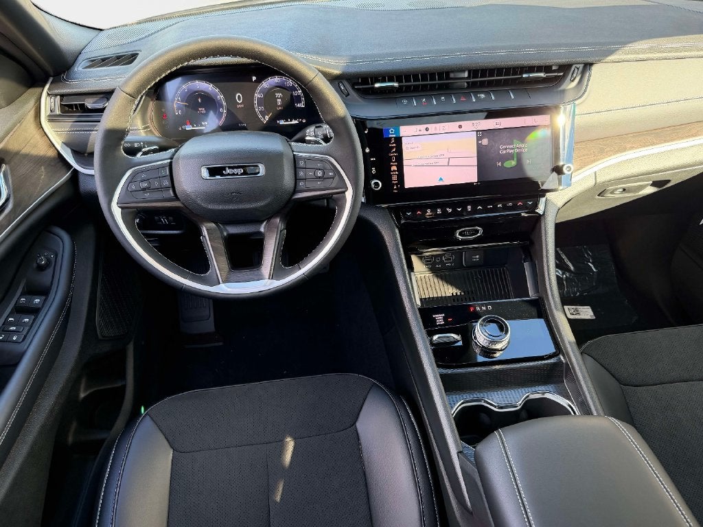2027 Jeep Grand Cherokee GRAND CHEROKEE L LAREDO ALTITUDE 4X4