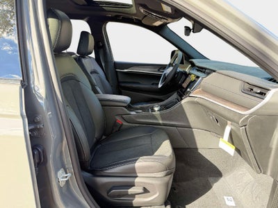 2027 Jeep Grand Cherokee GRAND CHEROKEE L LAREDO ALTITUDE 4X4