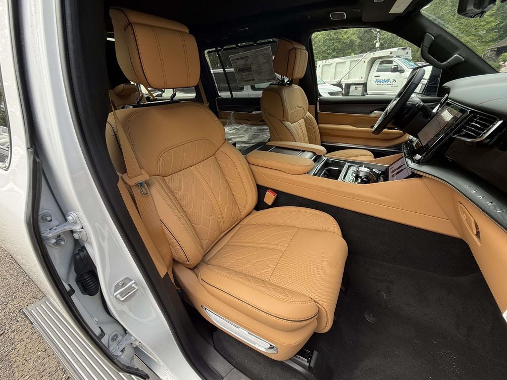 2026 Jeep Grand Wagoneer L Summit Reserve 4x4