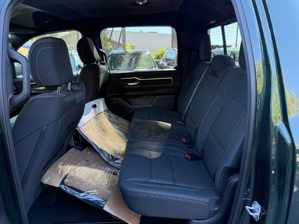 2027 RAM Ram 1500 RAM 1500 BIG HORN CREW CAB 4X4 5'7' BOX