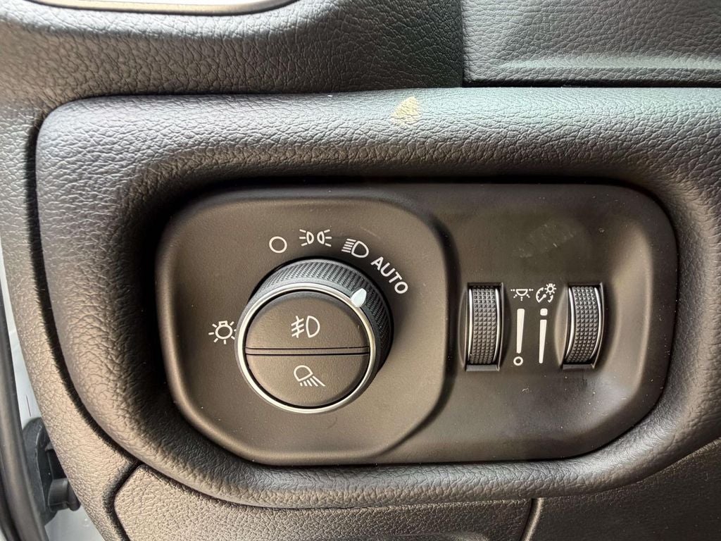 2026 RAM 1500 Big Horn Crew Cab 4x4 6'4' Box