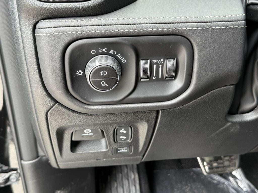 2026 RAM Ram 1500 RAM 1500 RHO CREW CAB 4X4 5'7' BOX