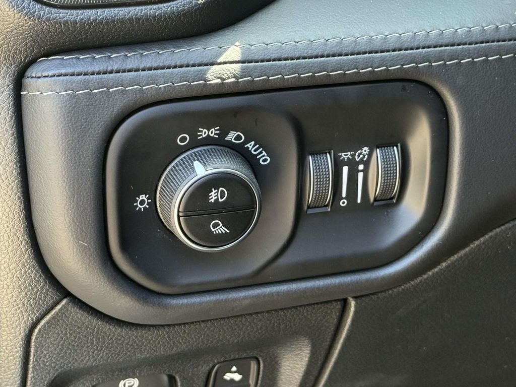 2026 RAM Ram 1500 RAM 1500 RHO CREW CAB 4X4 5'7' BOX