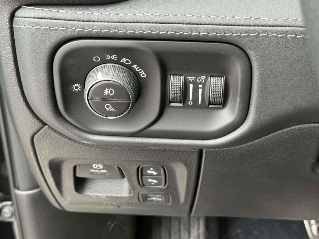 2026 RAM Ram 1500 RAM 1500 RHO CREW CAB 4X4 5'7' BOX